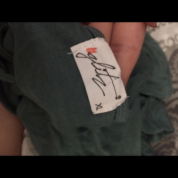 Green shirt - Picture 2 of 2